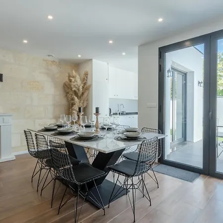 Semesterbostad Echoppe Typique De Bordeaux Renovee 3 Ch./3 Sdb *